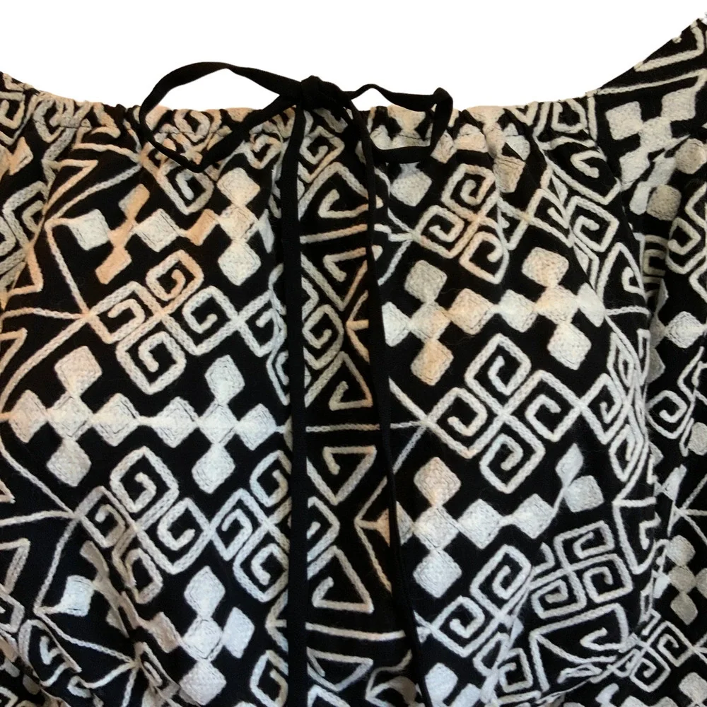 Mare Mare Jorah Embroidered Black White Geometric Crop Top sz M - Picture 5 of 9